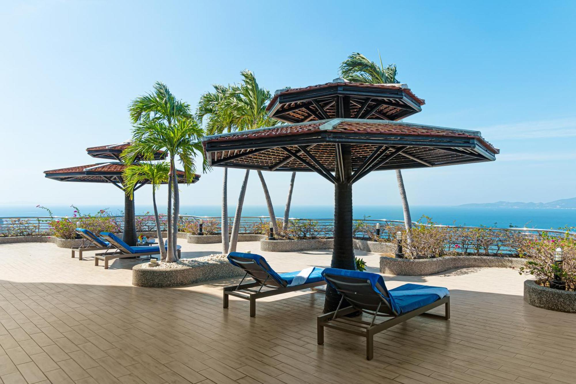 Royal Cliff Grand Отель